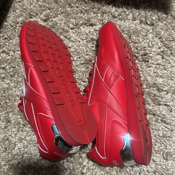 Red Reebok classic - Picture 9 of 9